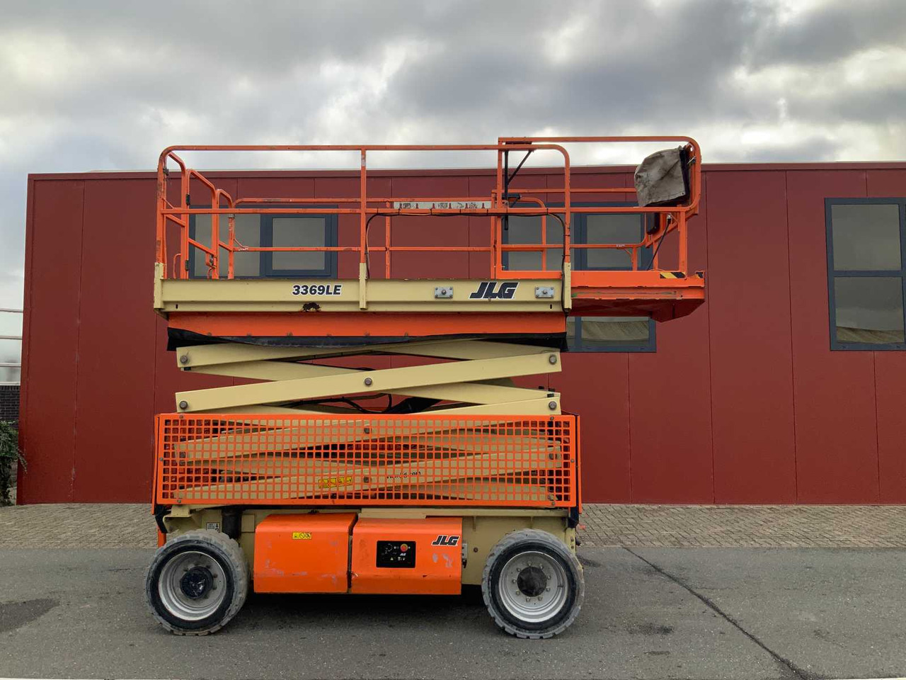 JLG 3369LE - Работна площадка: снимка 1 JLG 3369LE - Работна площадка: снимка 1