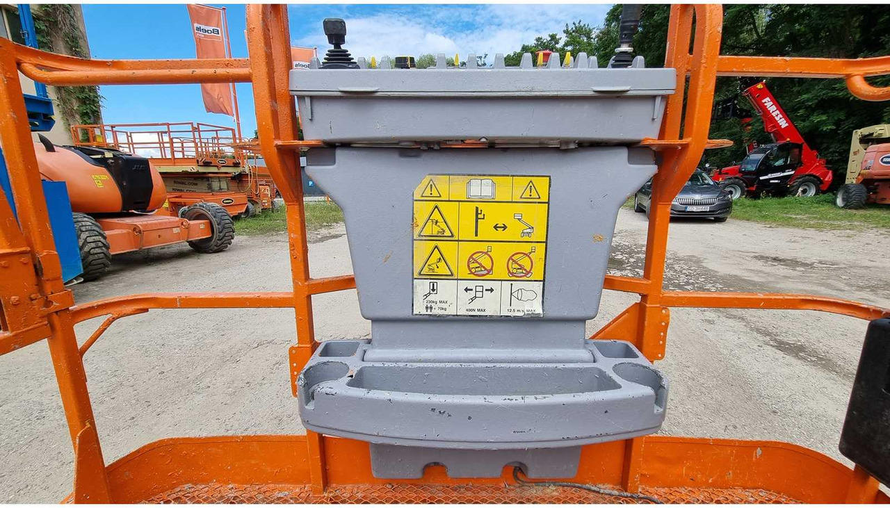 JLG 460SJ - Работна площадка: снимка 5 JLG 460SJ - Работна площадка: снимка 5