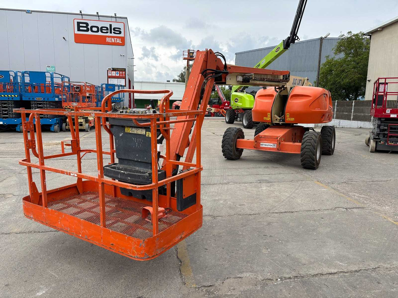JLG 460SJ - Работна площадка: снимка 3 JLG 460SJ - Работна площадка: снимка 3