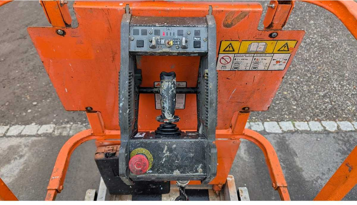 JLG JLG - 2630 ES - AERIAL WORK PLATFORMS (NO. 28265) - 2006 - Работна площадка: снимка 2 JLG JLG - 2630 ES - AERIAL WORK PLATFORMS (NO. 28265) - 2006 - Работна площадка: снимка 2