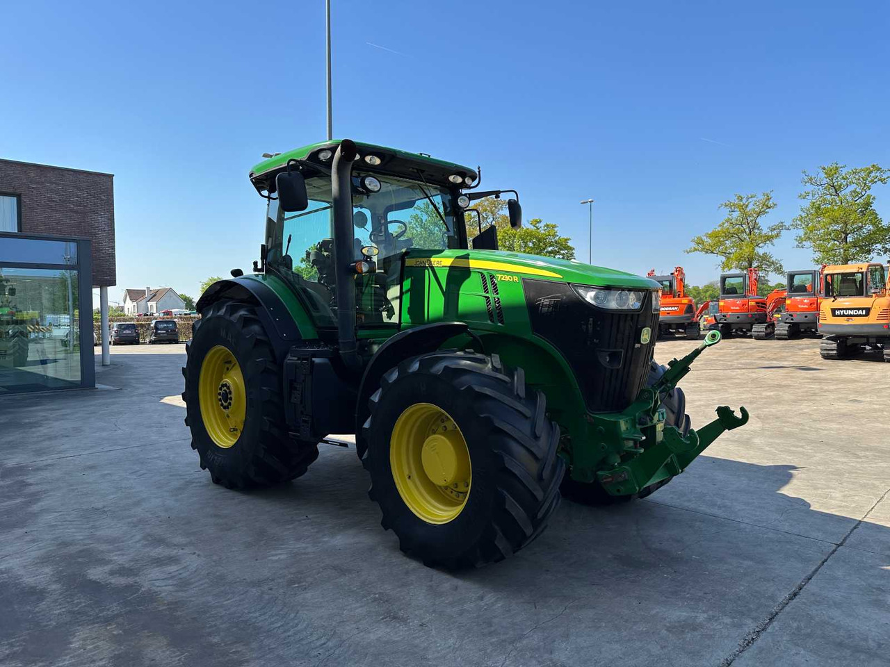 JOHN DEERE - 2013 - 7230R - ALL-WHEEL DRIVE FARM TRACTOR - Трактор: снимка 3 JOHN DEERE - 2013 - 7230R - ALL-WHEEL DRIVE FARM TRACTOR - Трактор: снимка 3