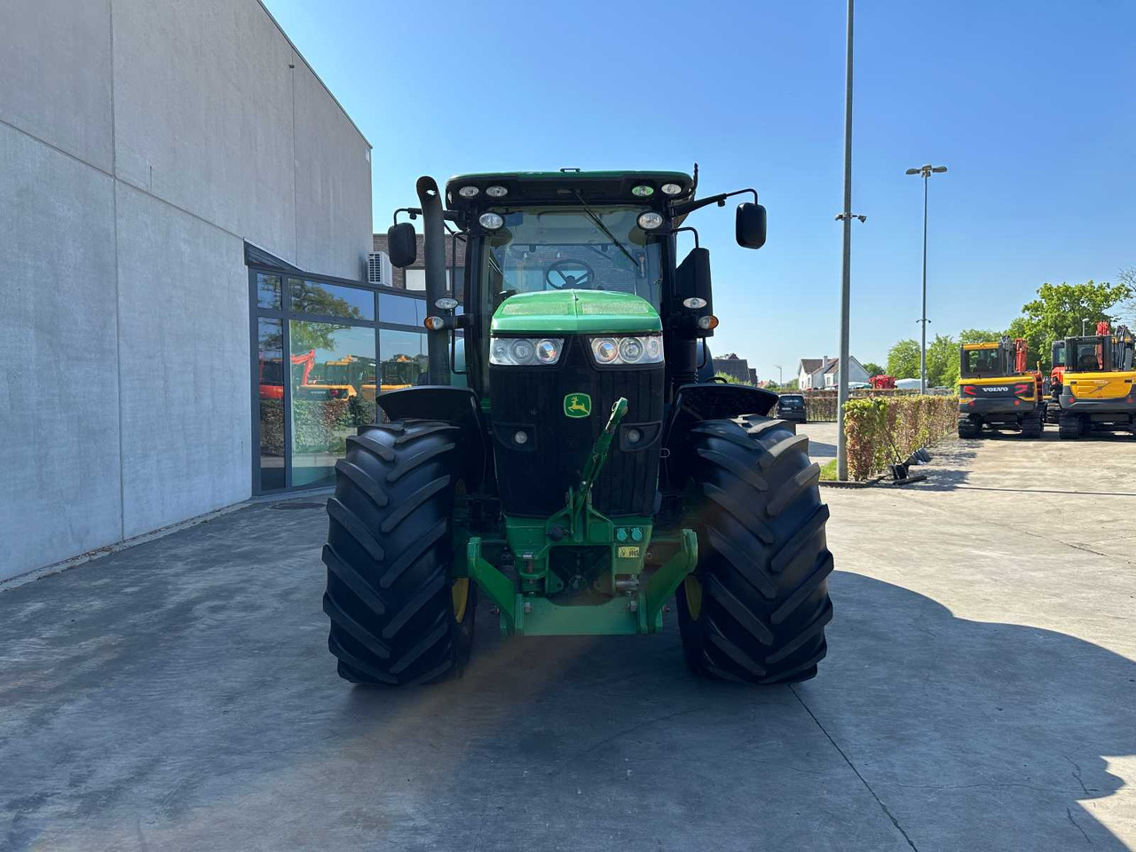 JOHN DEERE - 2013 - 7230R - ALL-WHEEL DRIVE FARM TRACTOR - Трактор: снимка 2 JOHN DEERE - 2013 - 7230R - ALL-WHEEL DRIVE FARM TRACTOR - Трактор: снимка 2