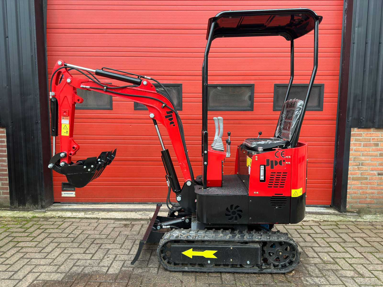 JPC HT12 - Мини багер: снимка 1 JPC HT12 - Мини багер: снимка 1