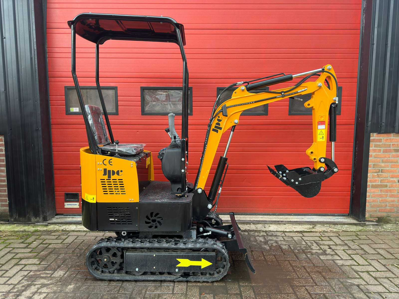 JPC HT12 - Мини багер: снимка 1 JPC HT12 - Мини багер: снимка 1