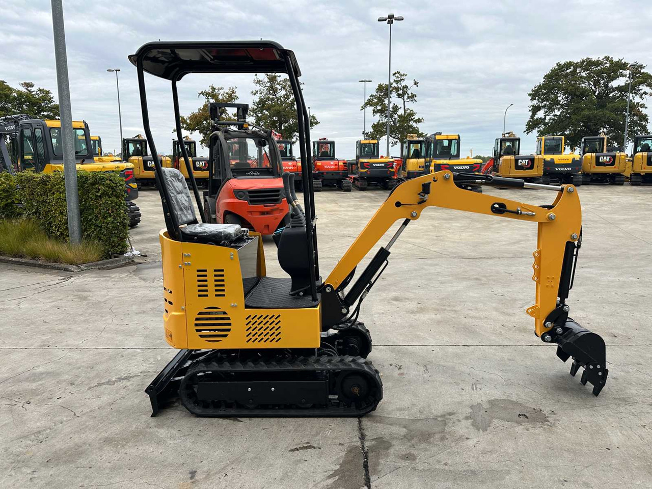 JPC KV12 - Мини багер: снимка 5 JPC KV12 - Мини багер: снимка 5