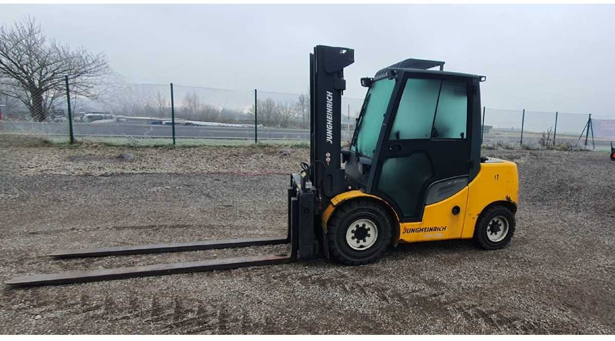 JUNGHEINRICH - DFG S50S - 2015 - FORKLIFT TRUCKS - Мотокар: снимка 1 JUNGHEINRICH - DFG S50S - 2015 - FORKLIFT TRUCKS - Мотокар: снимка 1