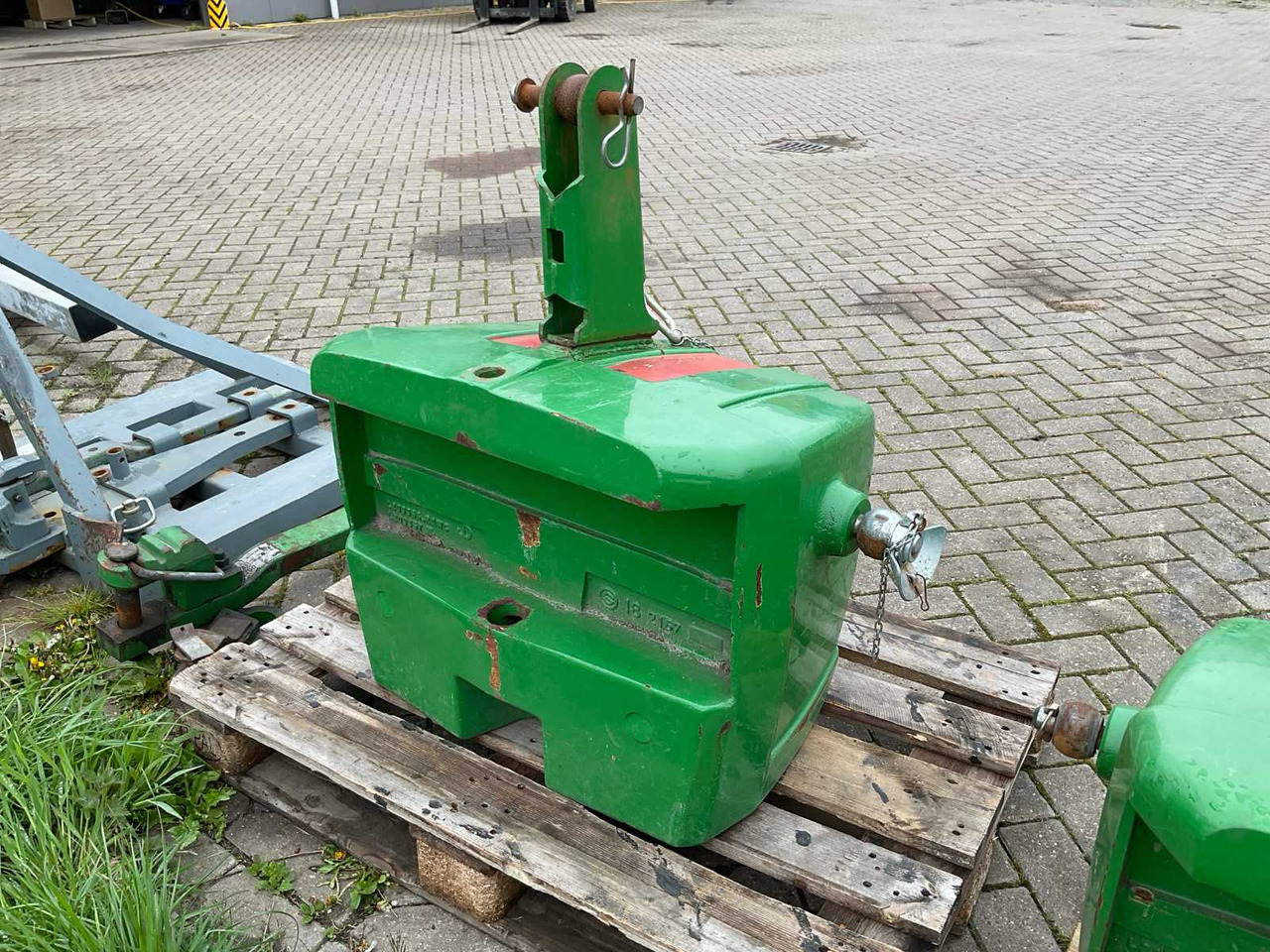 John Deere 1150 kg - Челен товарач за трактор: снимка 3 John Deere 1150 kg - Челен товарач за трактор: снимка 3