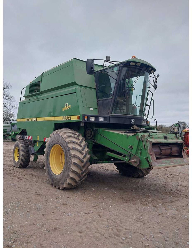John Deere 2264 Hillmaster - Зърнокомбайн: снимка 2 John Deere 2264 Hillmaster - Зърнокомбайн: снимка 2