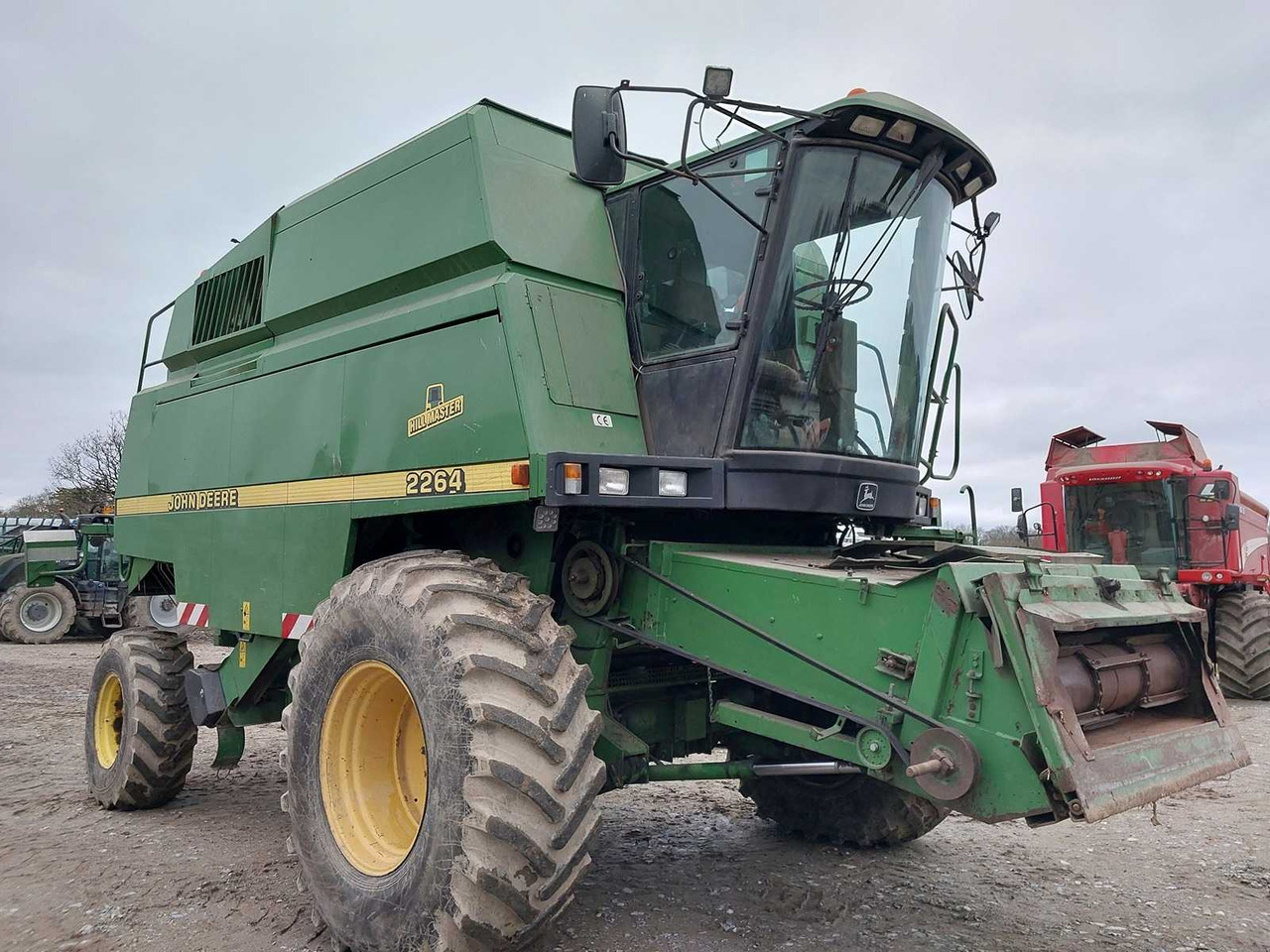 John Deere 2264 Hillmaster - Зърнокомбайн: снимка 1 John Deere 2264 Hillmaster - Зърнокомбайн: снимка 1