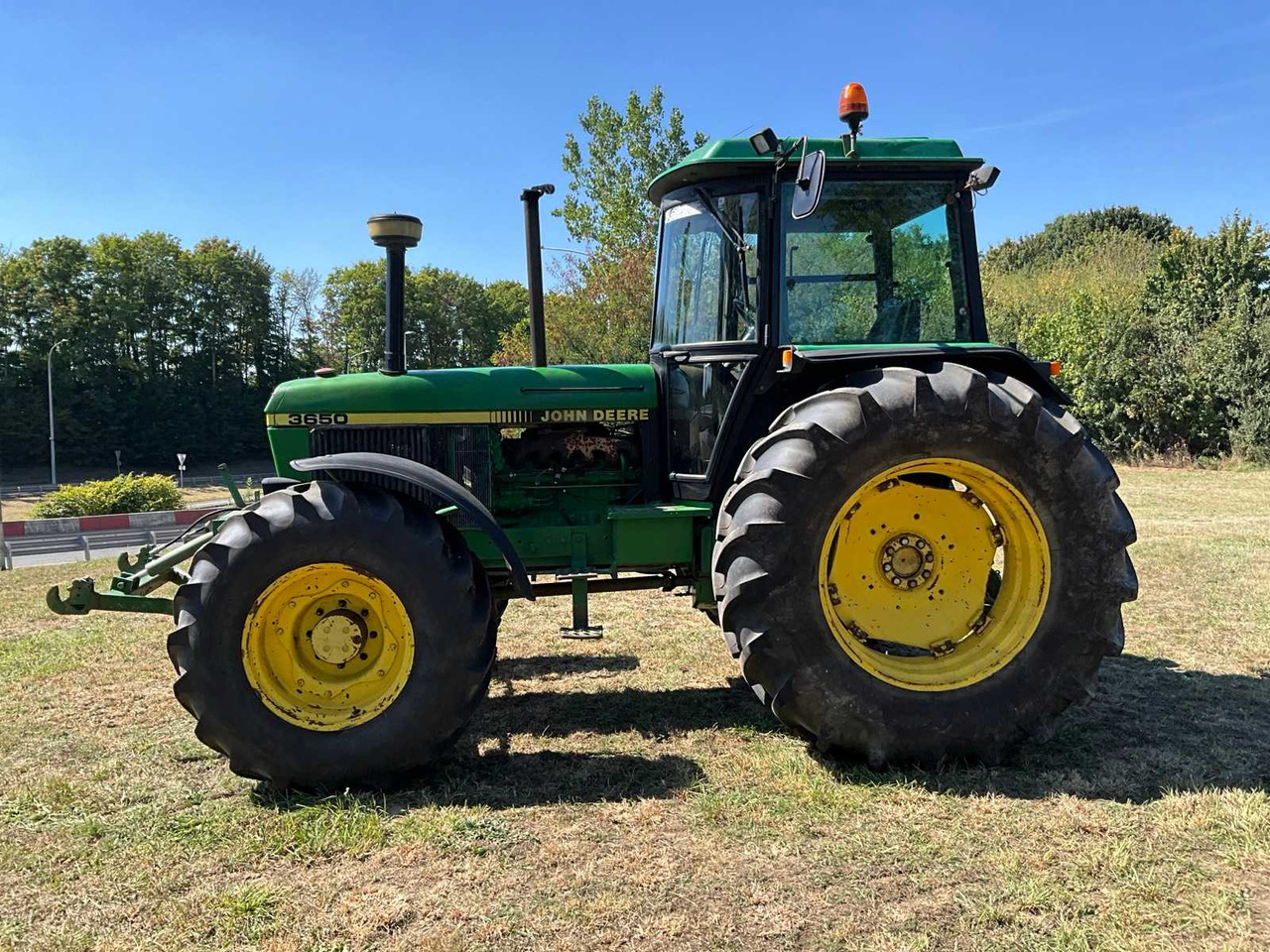 John Deere 3650 - Трактор: снимка 2 John Deere 3650 - Трактор: снимка 2