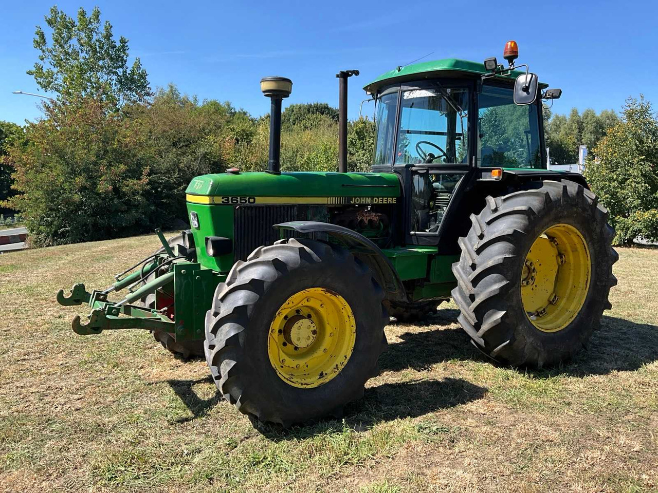 John Deere 3650 - Трактор: снимка 1 John Deere 3650 - Трактор: снимка 1