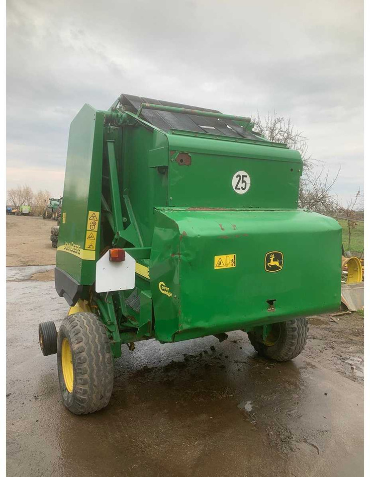 John Deere 582 - Рулонна сламопреса: снимка 3 John Deere 582 - Рулонна сламопреса: снимка 3