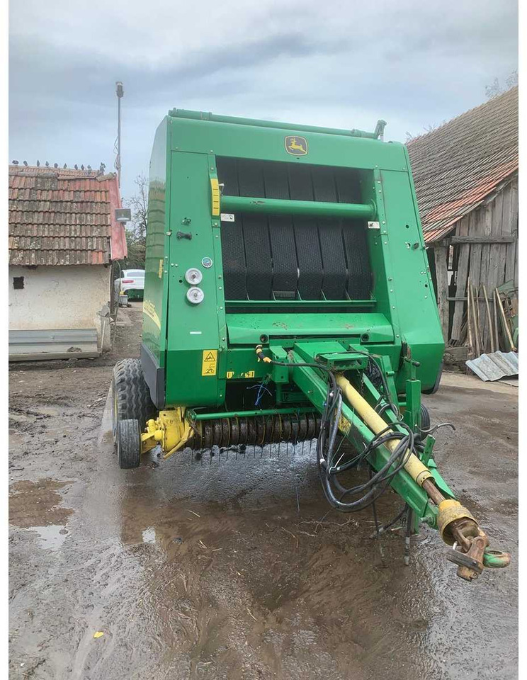 John Deere 582 - Рулонна сламопреса: снимка 4 John Deere 582 - Рулонна сламопреса: снимка 4