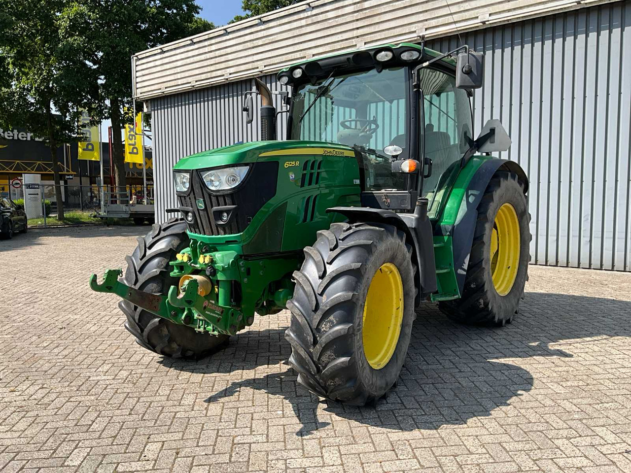 John Deere 6125R - Трактор: снимка 1 John Deere 6125R - Трактор: снимка 1
