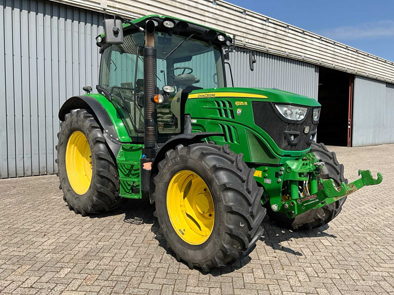 John Deere 6125R - Трактор: снимка 2 John Deere 6125R - Трактор: снимка 2