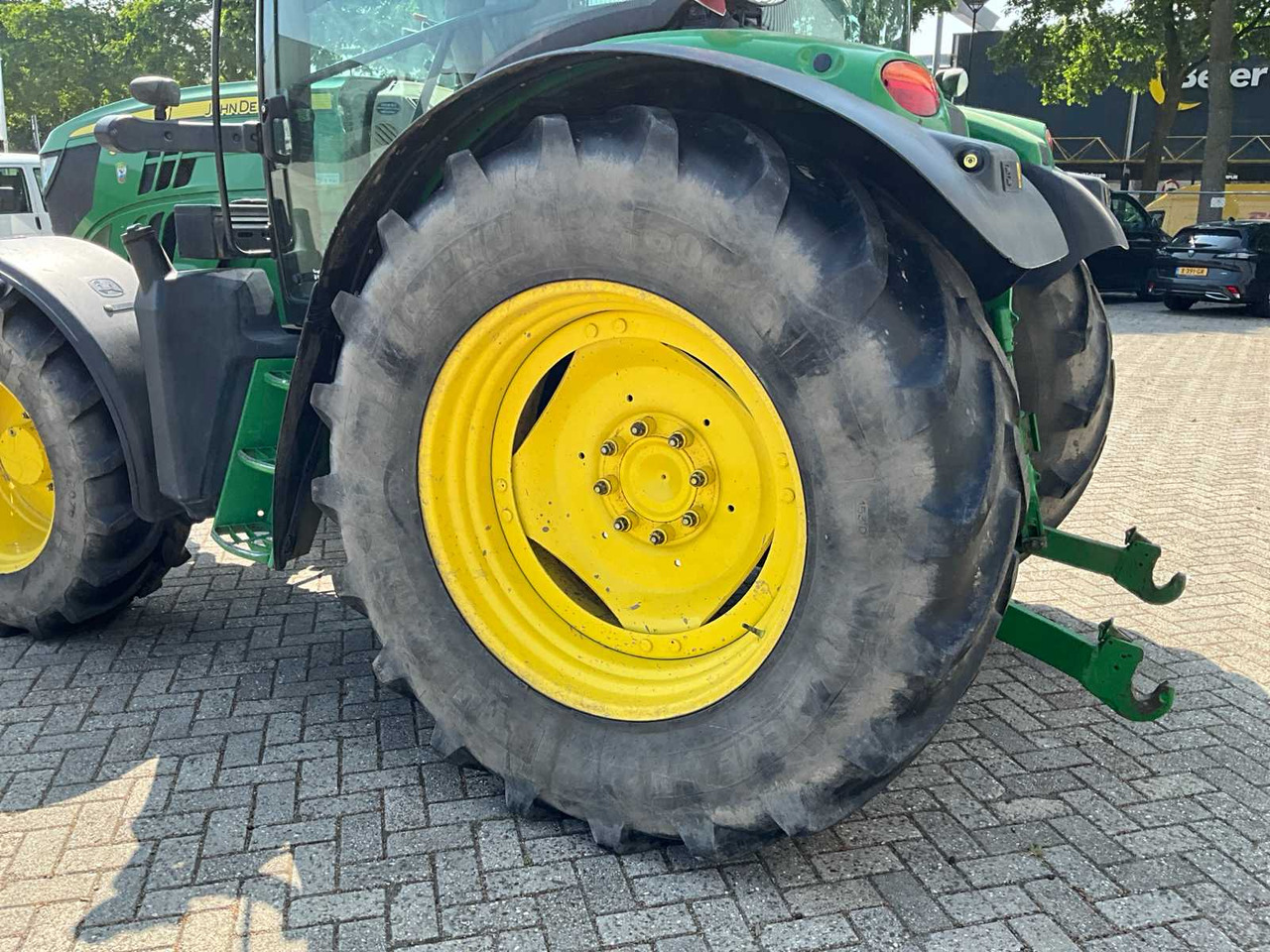 John Deere 6125R - Трактор: снимка 5 John Deere 6125R - Трактор: снимка 5