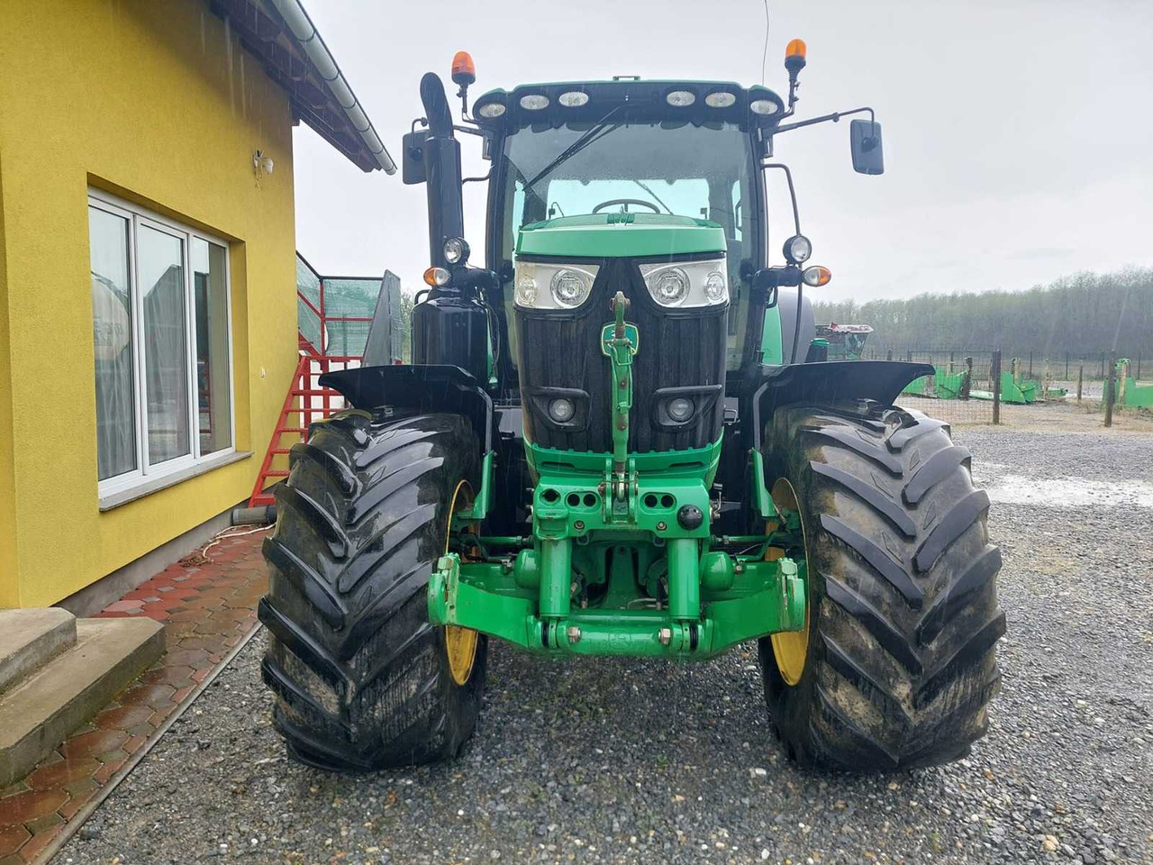 John Deere 6195R - Трактор: снимка 2 John Deere 6195R - Трактор: снимка 2
