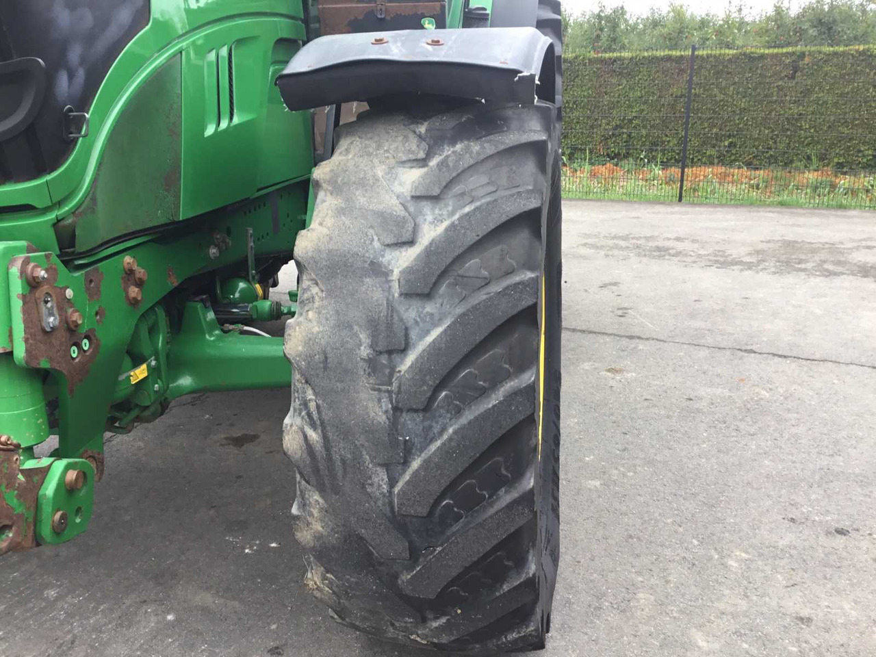 John Deere 6210R - Трактор: снимка 4 John Deere 6210R - Трактор: снимка 4