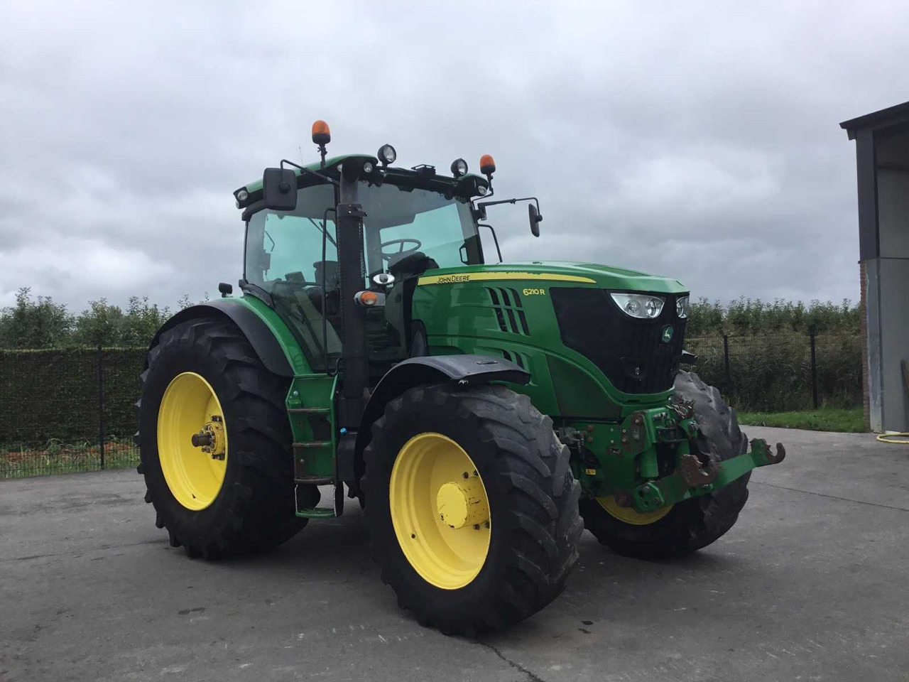 John Deere 6210R - Трактор: снимка 1 John Deere 6210R - Трактор: снимка 1