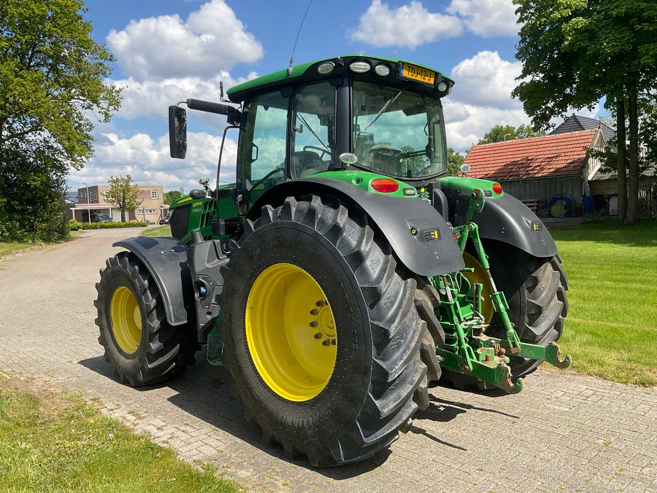 John Deere 6215R - Трактор: снимка 3 John Deere 6215R - Трактор: снимка 3