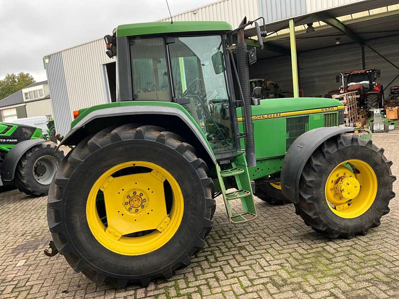 John Deere 6900 - Трактор: снимка 3 John Deere 6900 - Трактор: снимка 3