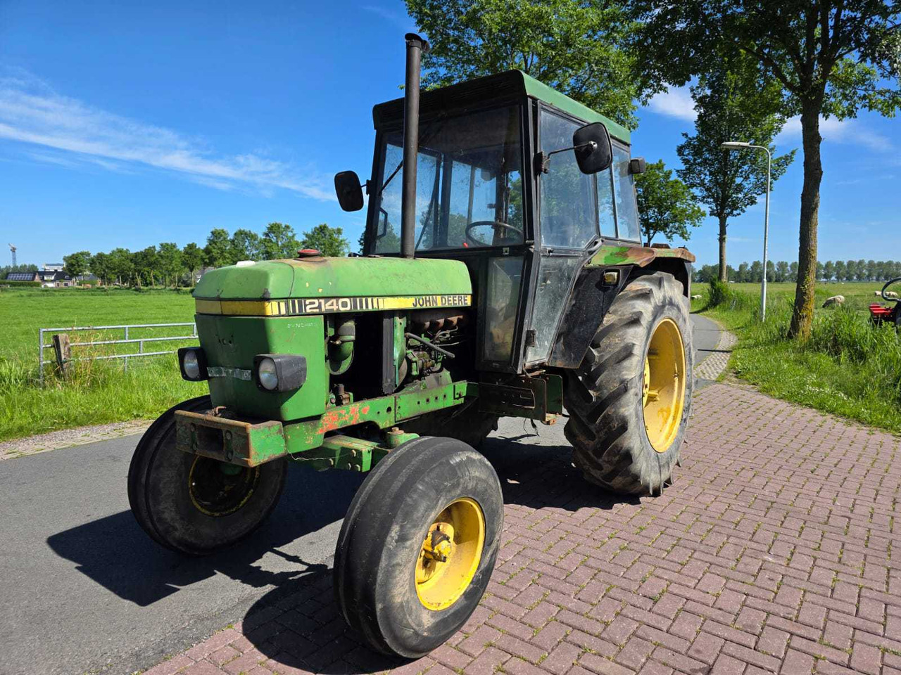 John deere 2140 - Трактор: снимка 1 John deere 2140 - Трактор: снимка 1