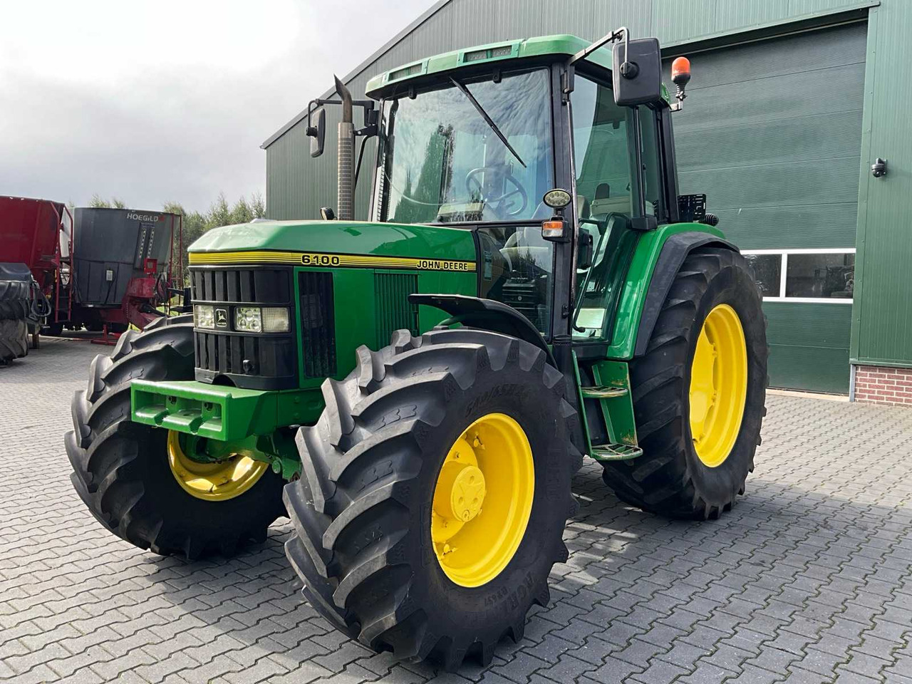 John deere 6100 - Трактор: снимка 2 John deere 6100 - Трактор: снимка 2