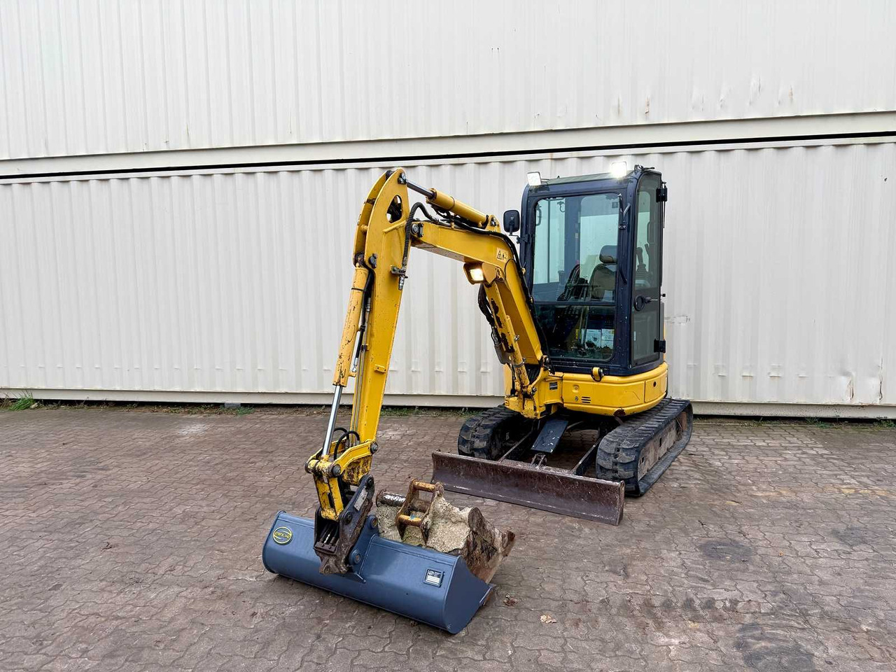 KOMATSU - PC26MR-3 - 2020 - MINI EXCAVATOR - Мини багер: снимка 2 KOMATSU - PC26MR-3 - 2020 - MINI EXCAVATOR - Мини багер: снимка 2