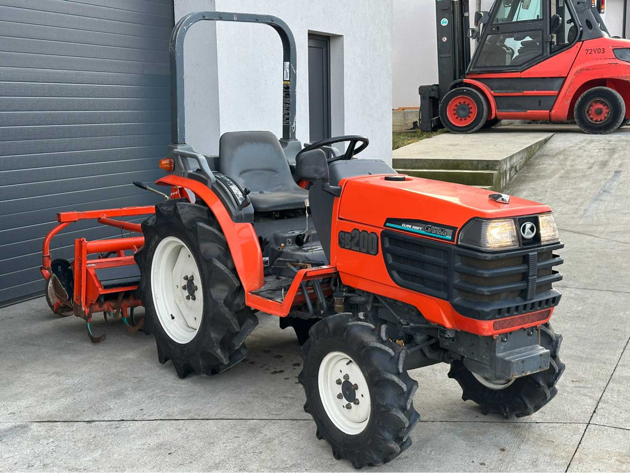 KUBOTA - GB200 - 4-WHEEL DRIVE TRACTOR - Трактор: снимка 3 KUBOTA - GB200 - 4-WHEEL DRIVE TRACTOR - Трактор: снимка 3