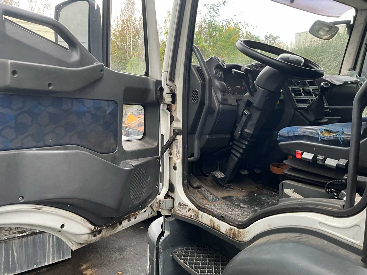 Камион 2008 IVECO EUROCARGO 120E22 - HYDRAULIC TAIL LIFT: снимка 30 Камион 2008 IVECO EUROCARGO 120E22 - HYDRAULIC TAIL LIFT: снимка 30