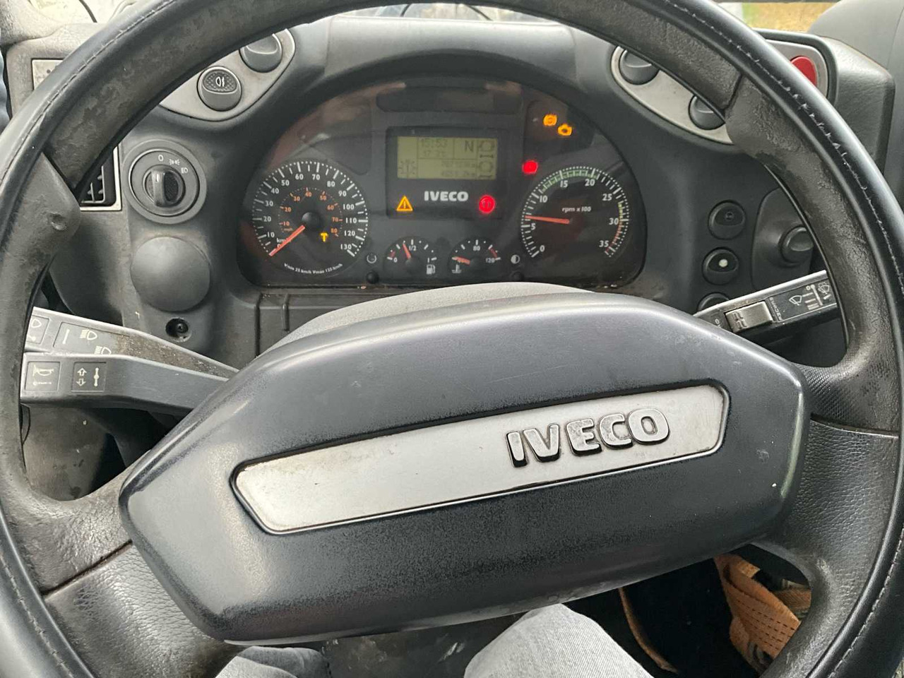 Камион 2008 IVECO EUROCARGO 120E22 - HYDRAULIC TAIL LIFT: снимка 34 Камион 2008 IVECO EUROCARGO 120E22 - HYDRAULIC TAIL LIFT: снимка 34