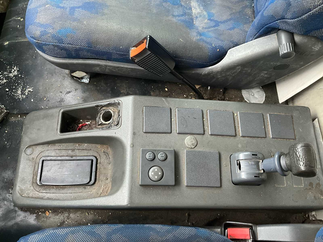 Камион 2008 IVECO EUROCARGO 120E22 - HYDRAULIC TAIL LIFT: снимка 38 Камион 2008 IVECO EUROCARGO 120E22 - HYDRAULIC TAIL LIFT: снимка 38