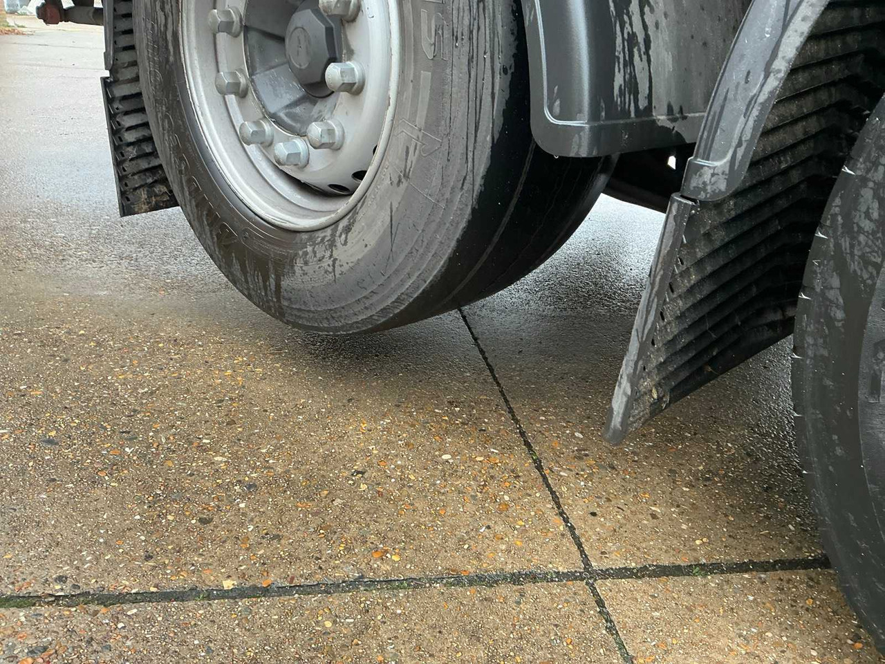 Камион 2023 VOLVO FH TRUCK WITH CANOPY BODY(C): снимка 16