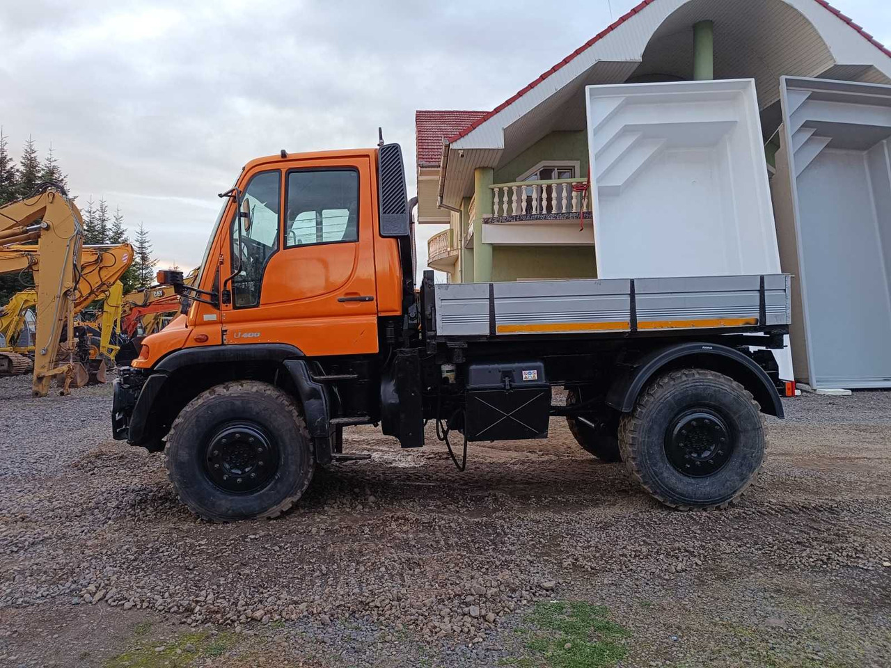 UNIMOG - U 400 - TRUCK - 2001 - Камион: снимка 2 UNIMOG - U 400 - TRUCK - 2001 - Камион: снимка 2