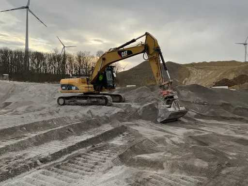 Komatsu 323D - Верижен багер: снимка 3 Komatsu 323D - Верижен багер: снимка 3