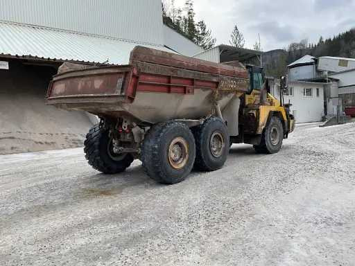 Самосвал Komatsu HM300-2: снимка 7