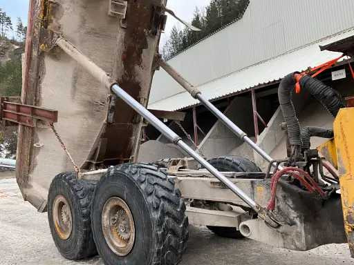 Komatsu HM300-2 - Самосвал: снимка 3 Komatsu HM300-2 - Самосвал: снимка 3