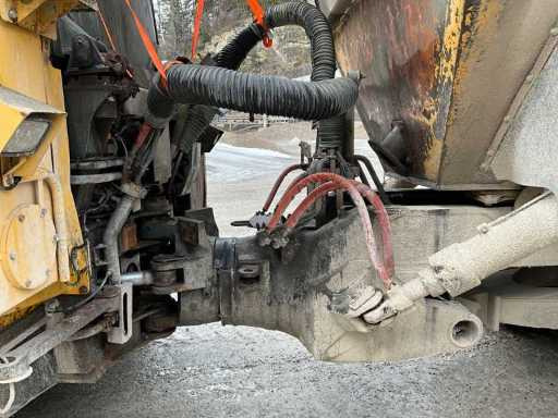 Самосвал Komatsu HM300-2: снимка 15