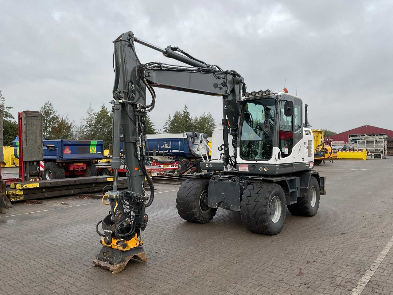 Komatsu PW148-10 - Колесен багер: снимка 2 Komatsu PW148-10 - Колесен багер: снимка 2