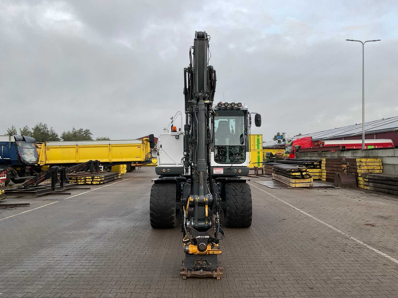 Komatsu PW148-10 - Колесен багер: снимка 3 Komatsu PW148-10 - Колесен багер: снимка 3