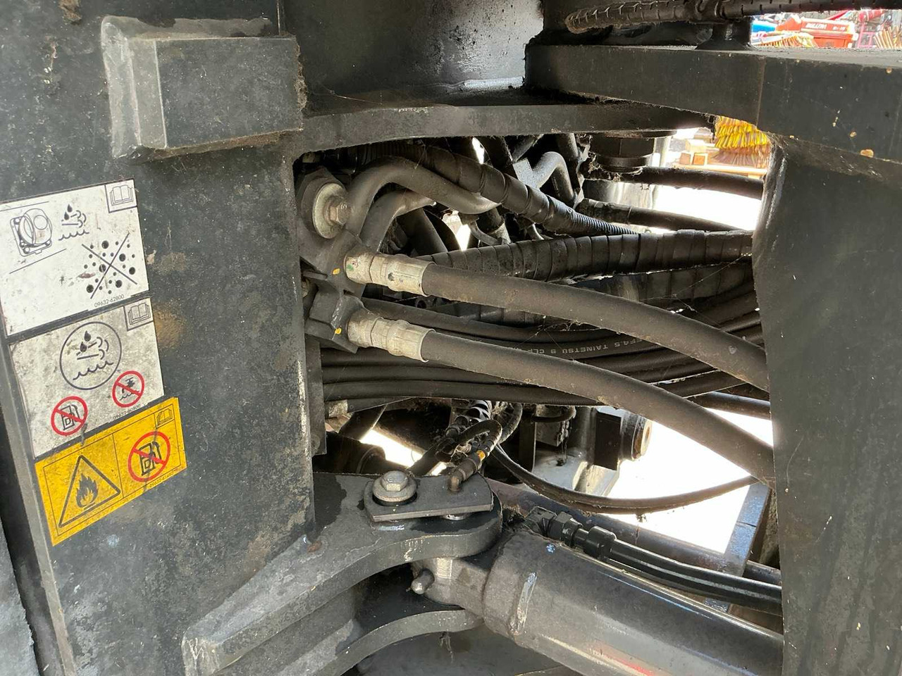 Колесен товарач Komatsu WA270-8EO: снимка 16
