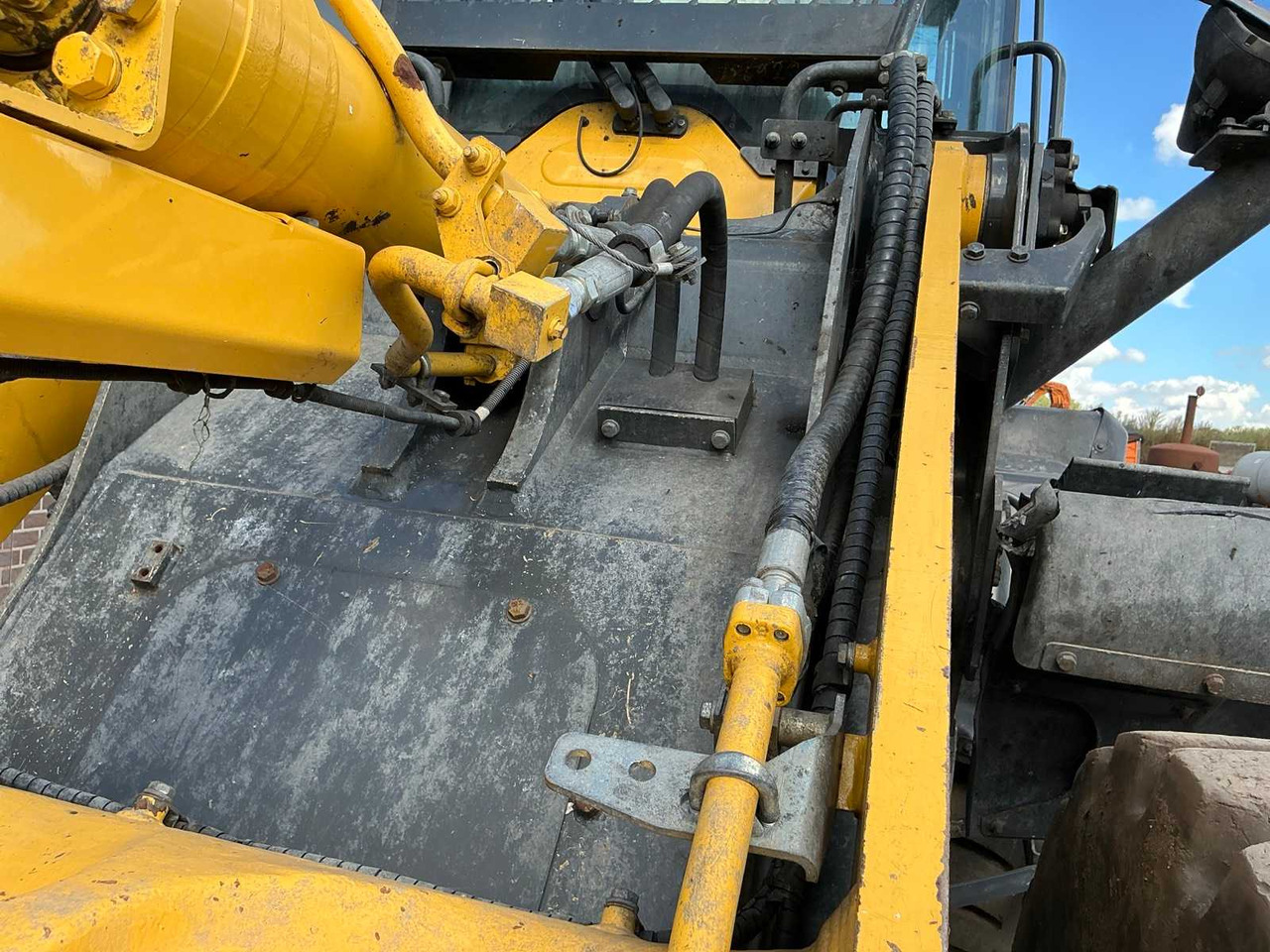 Колесен товарач Komatsu WA270-8EO: снимка 12