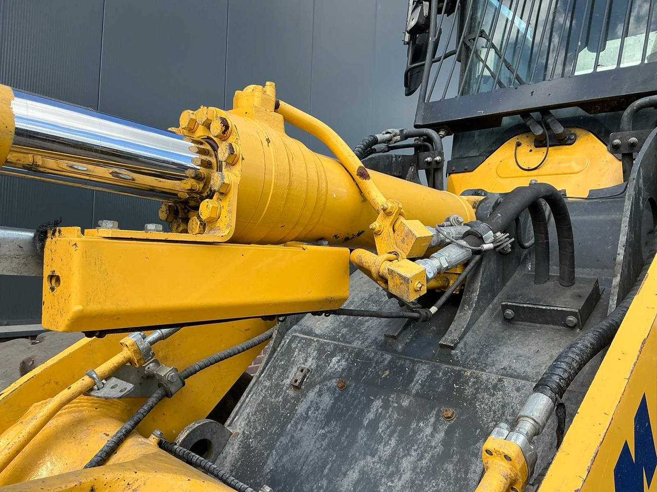Колесен товарач Komatsu WA270-8EO: снимка 11