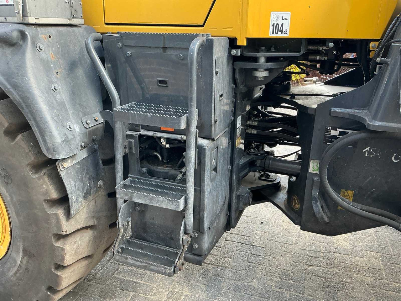 Колесен товарач Komatsu WA270-8EO: снимка 44