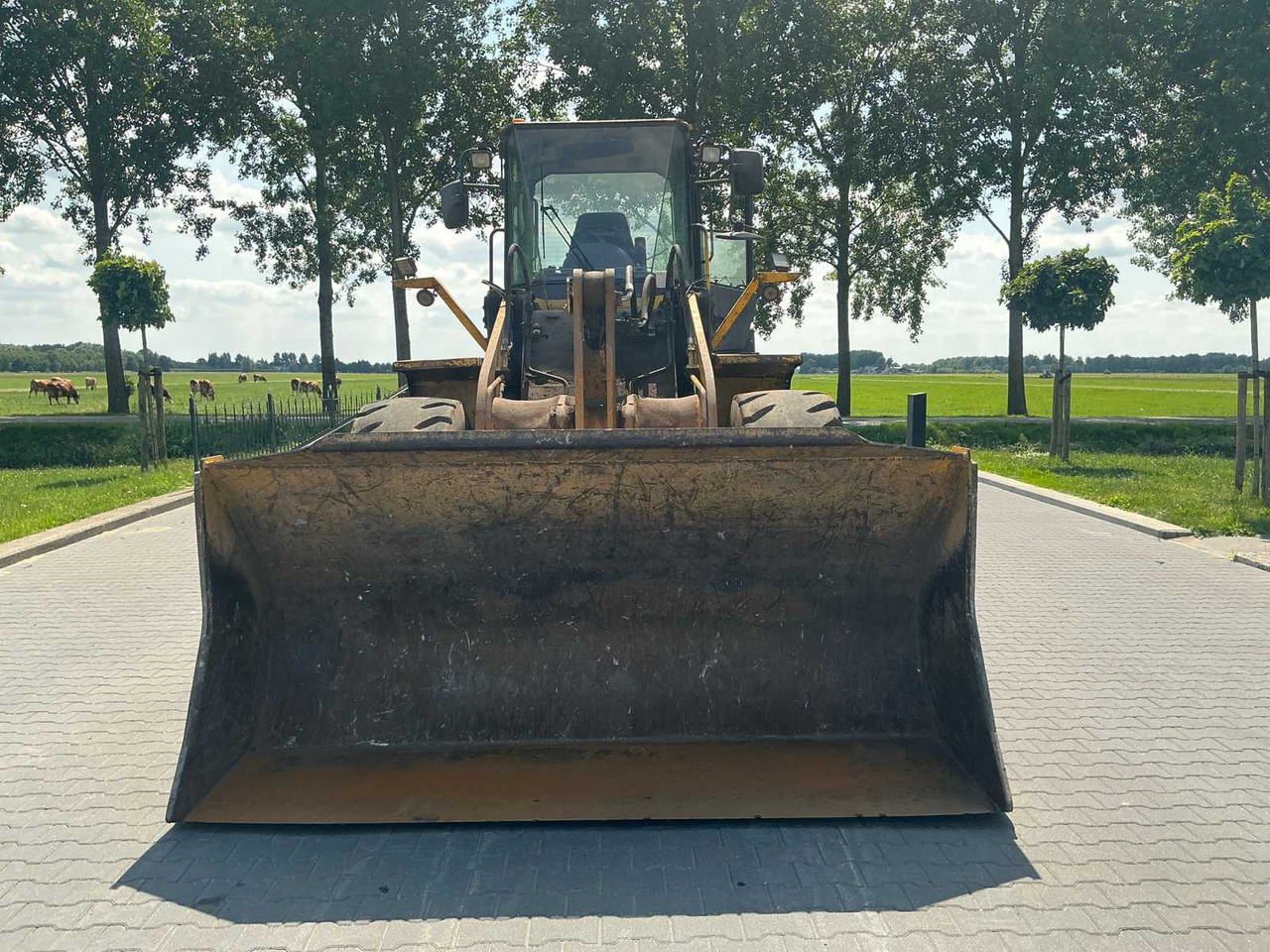 Komatsu WA320-5H - Колесен товарач: снимка 2 Komatsu WA320-5H - Колесен товарач: снимка 2