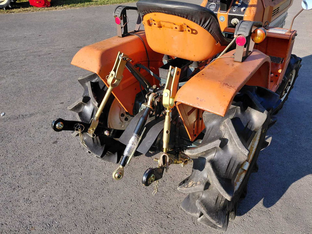 Kubota B1400 - Малък трактор: снимка 4 Kubota B1400 - Малък трактор: снимка 4