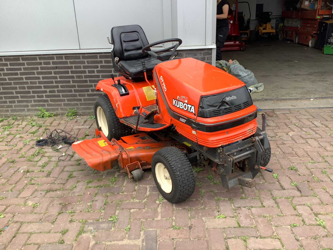 Kubota GT750 - Косачка за трева: снимка 2 Kubota GT750 - Косачка за трева: снимка 2