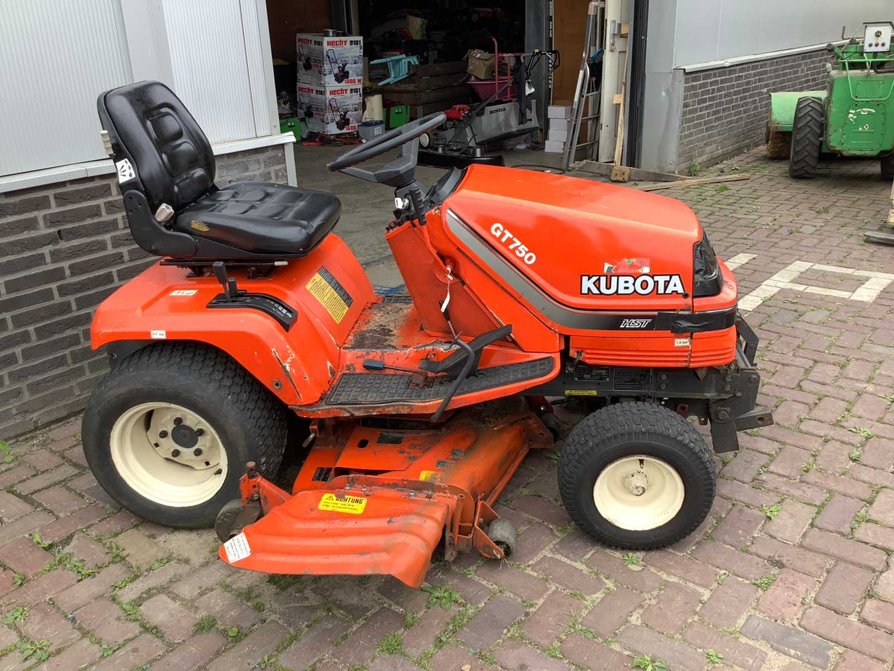 Kubota GT750 - Косачка за трева: снимка 4 Kubota GT750 - Косачка за трева: снимка 4