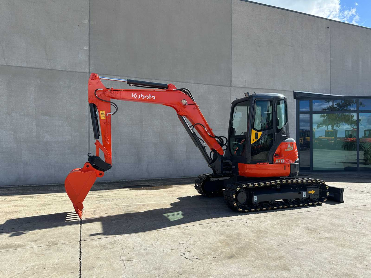 Kubota KX155-3 - Верижен багер: снимка 1 Kubota KX155-3 - Верижен багер: снимка 1