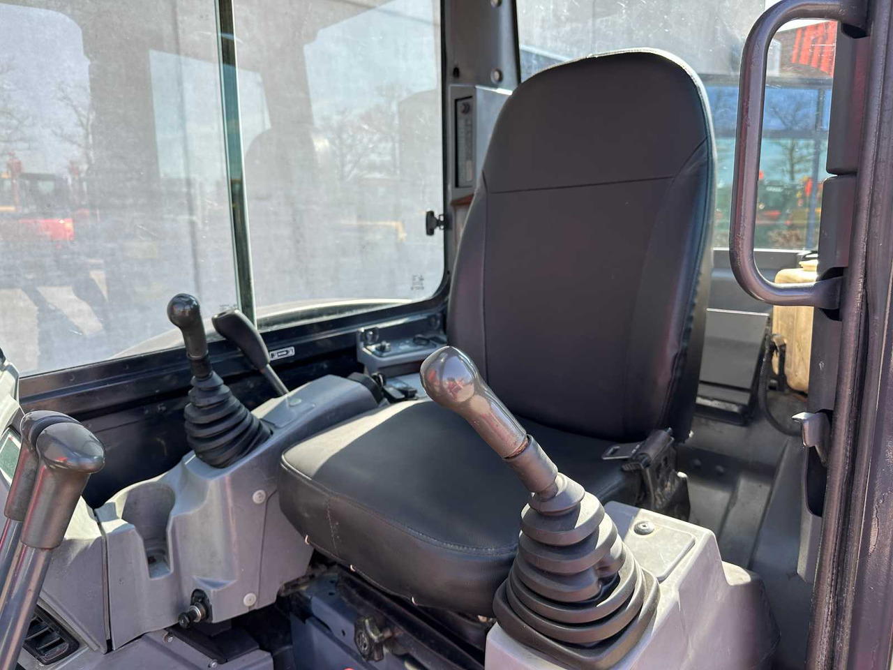 Верижен багер Kubota KX165-5: снимка 35